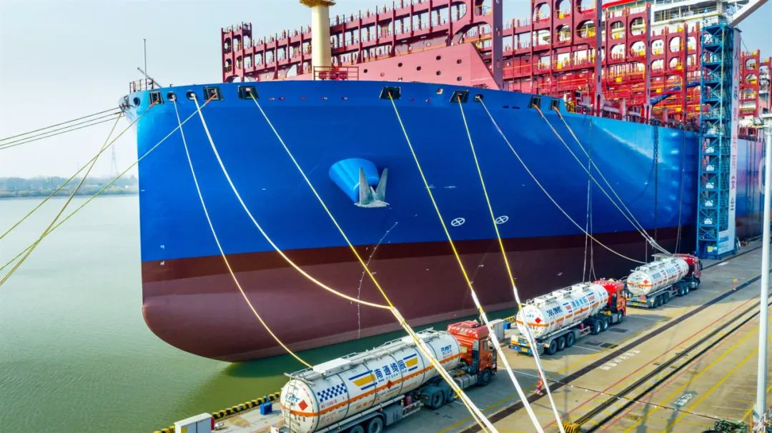 Chimbusco Completes Methanol Bunkering On First Large Dual Fuel Container Ship Imarine